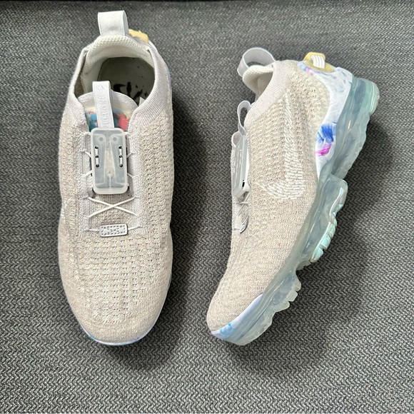 Nike Vapormax Flyknit - Picture 3 of 13